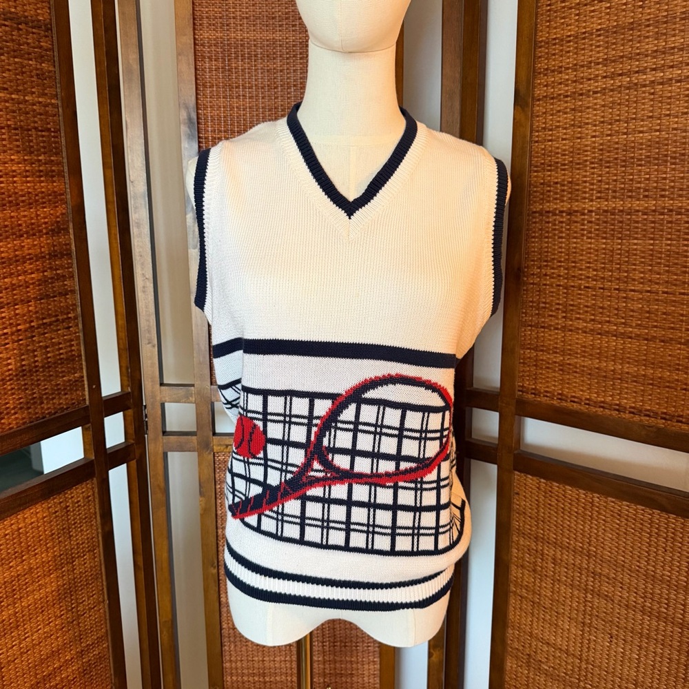 Vintage Quantum Sports Tennis Sweater Vest with Red and Blue Design medium